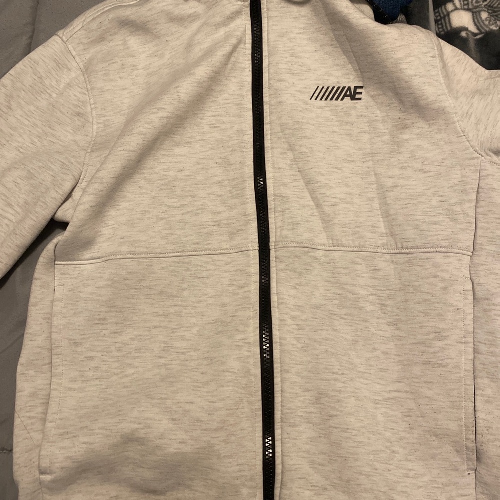 American Eagle Zip-up Sweatshirt (off-white) Offers accepted.